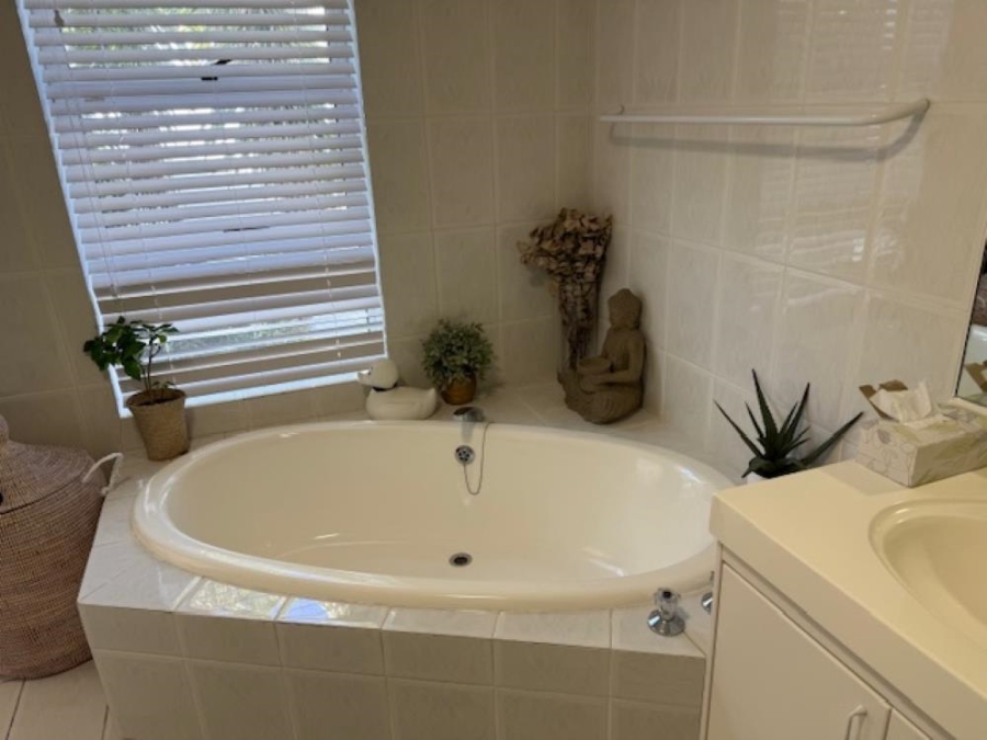 To Let 3 Bedroom Property for Rent in Hout Bay Western Cape